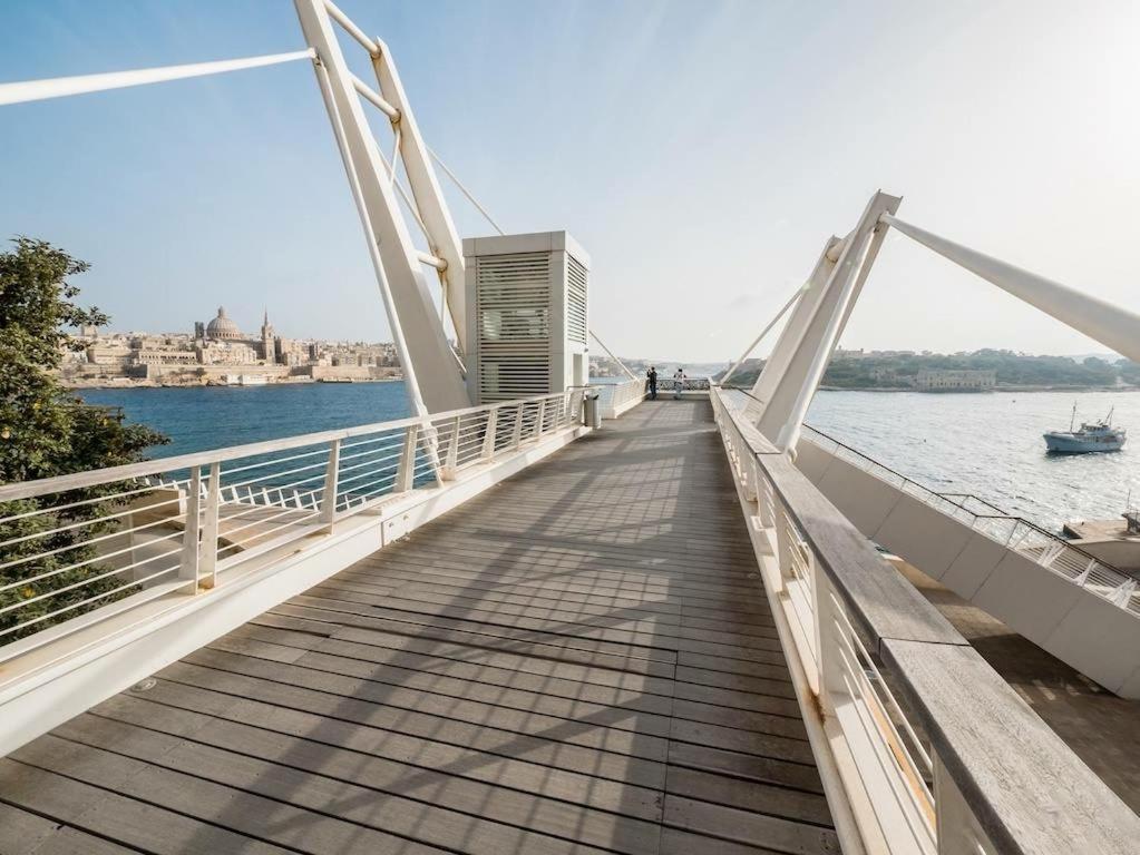Super Luxury Apartment In Tigne Point, Amazing Sea Views スリーマ エクステリア 写真
